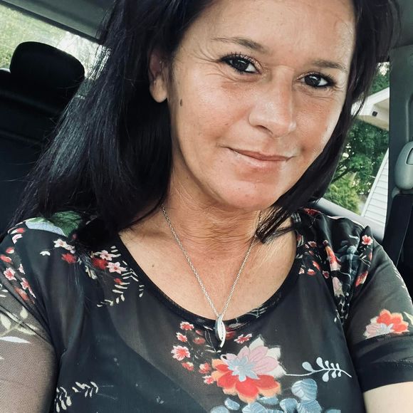 Meet your Posher, Carrie - Picture 1 of 1